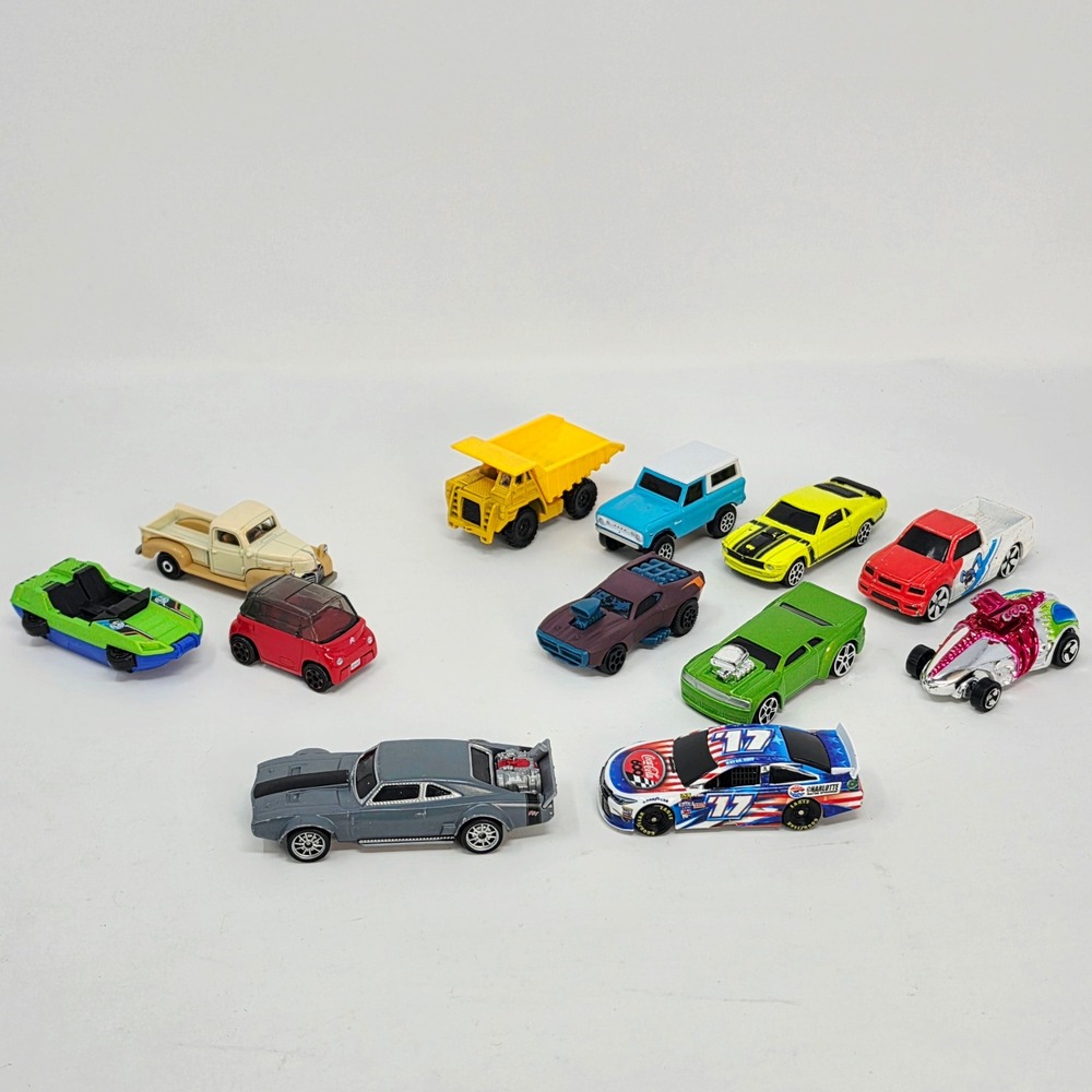 Matchbox Maisto Mattel Diecast Toy Car Lot 12pc Multi Mixed Colors Good